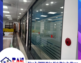 Cửa kính cường lực giá rẻ Hóc Môn - Siêu bền - Siêu đẳng cấp