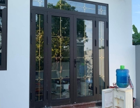 Công ty chuyên thi công kính cường lực uy tín