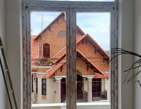Note ngay nơi tư vấn báo giá lan can kính cường lực 10mmm miễn phí chi tiết