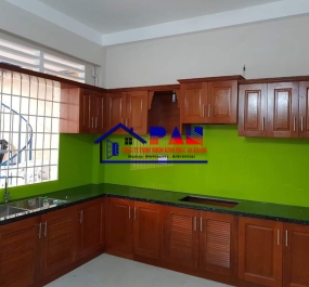 TỦ BẾP NHÔM VÂN GỖ