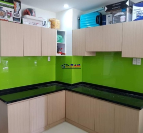 TỦ BẾP NHÔM KÍNH VÂN GỖ