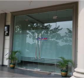 CỬA KÍNH CƯỜNG LỰC MẶT TIỀN