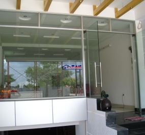 CỬA KÍNH CƯỜNG LỰC 001